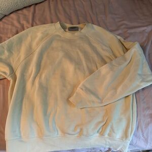 Essentials Crewneck Long sleeve - Cream. Size Medium. Worn once.